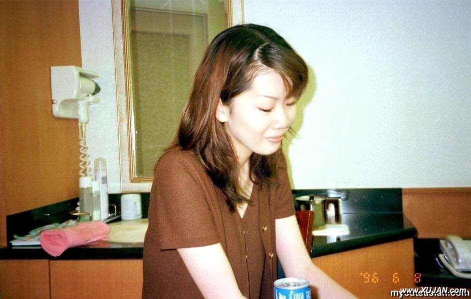 Shy Japanese Amateur sucking hard - Photo #233994