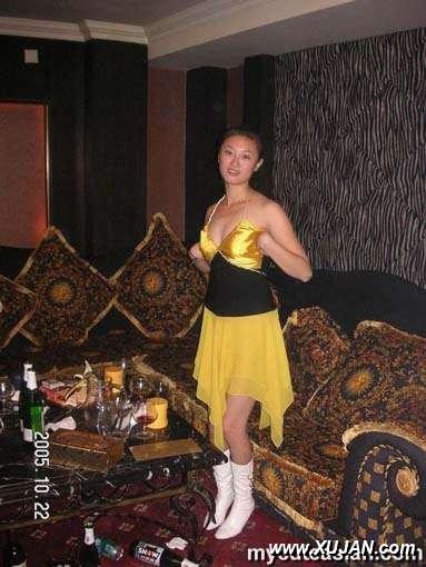 Chinese amateur sucking hard a cock - Photo #234085