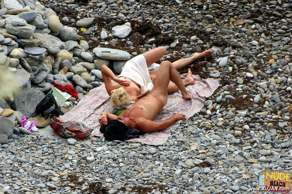 Totally naked couples enjoy sex on the beach - Photo #235061