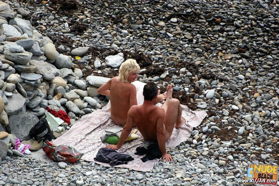 Totally naked couples enjoy sex on the beach - Photo #235064
