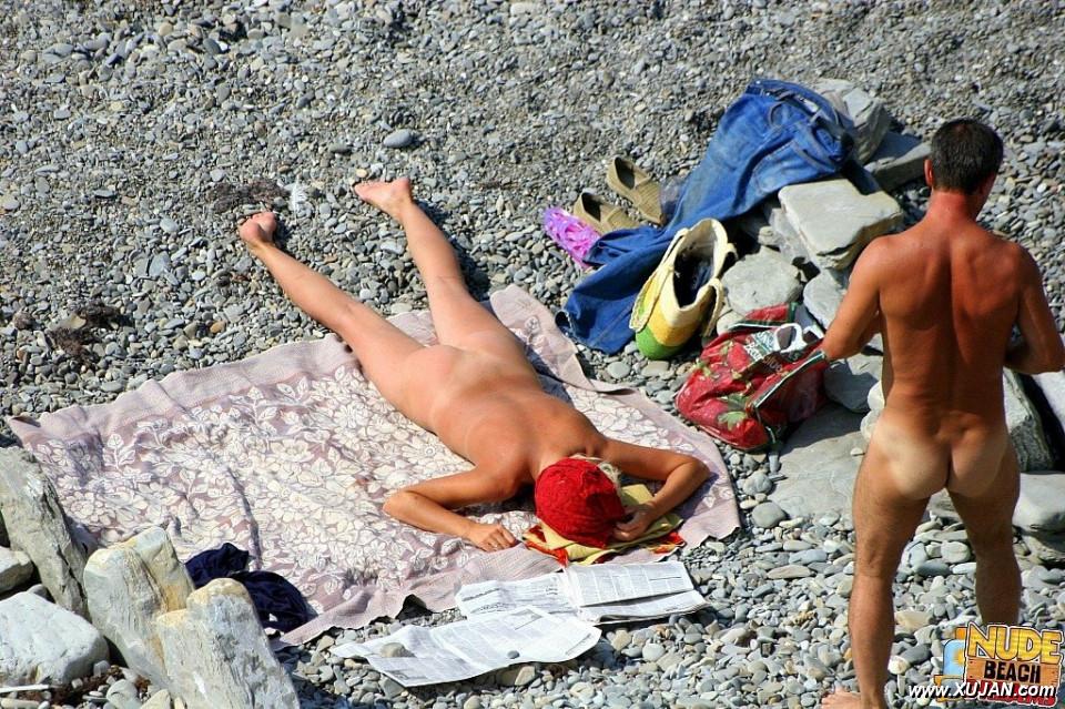 Totally naked couples enjoy sex on the beach - Photo #235067
