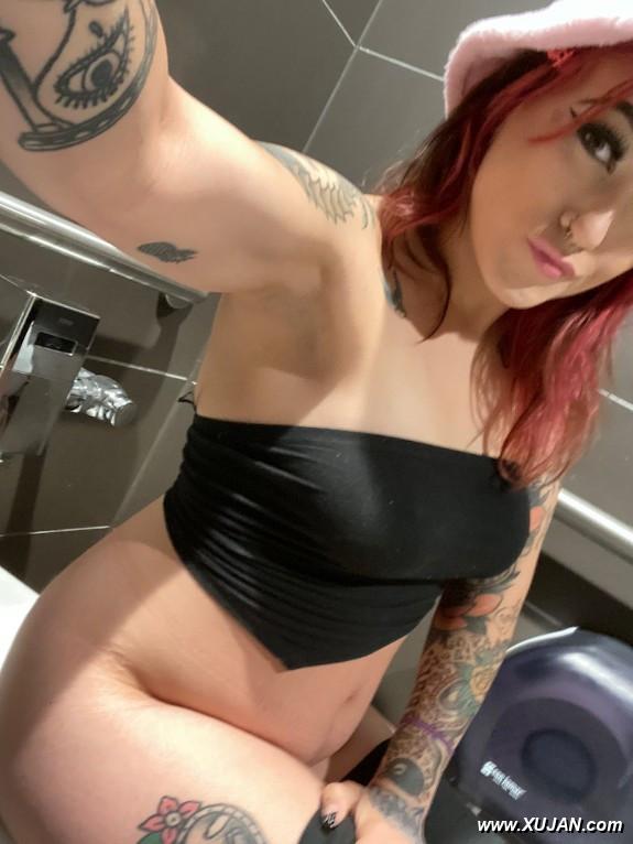Public Potty Whore - Photo #236157