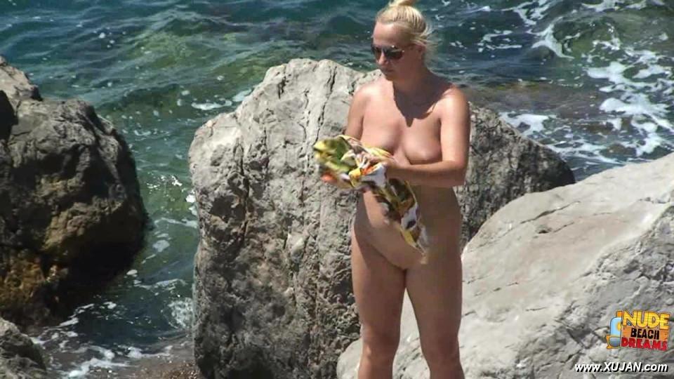 Busty blonde is filmed as she gets dressed - Photo #237007