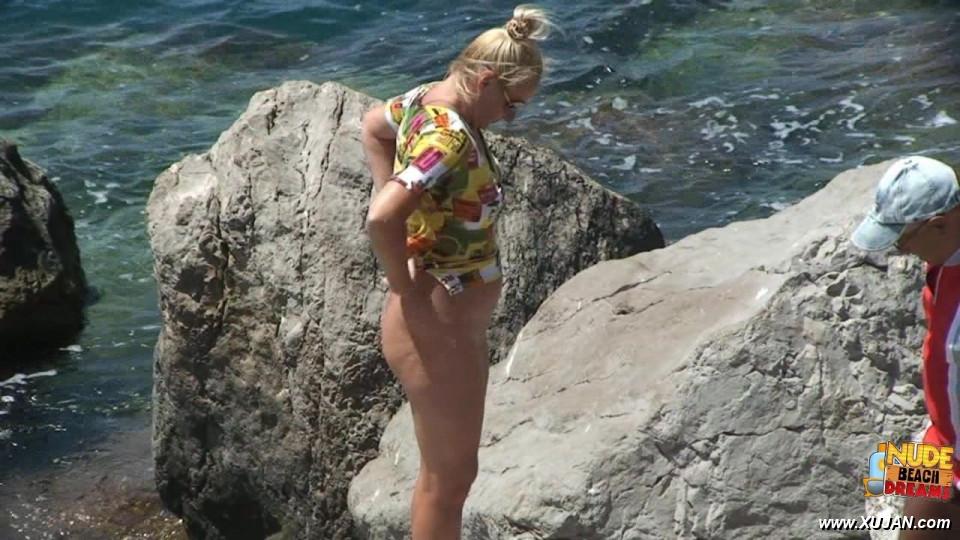 Busty blonde is filmed as she gets dressed - Photo #237009