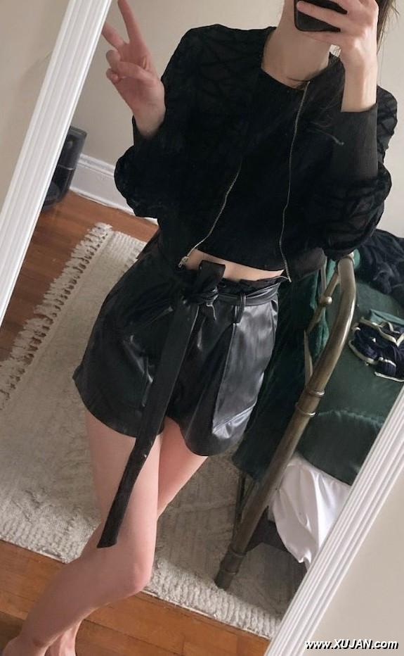 Getting Dressed - Photo #238440