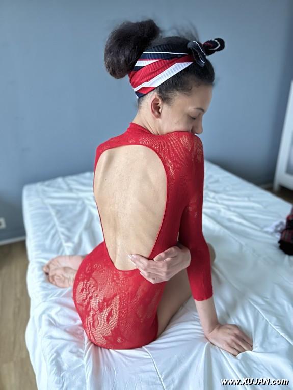 metisse salope en lingerie rouge - Photo #239057