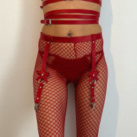 metisse salope en lingerie rouge