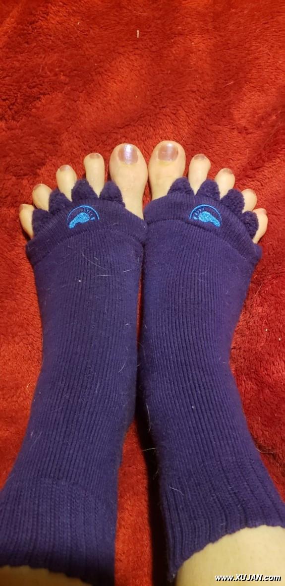 Milk ur cock to my pretty feet and toes - Photo #239797