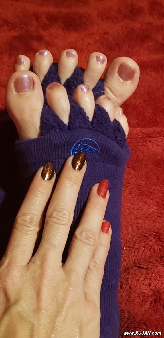Milk ur cock to my pretty feet and toes - Photo #239802
