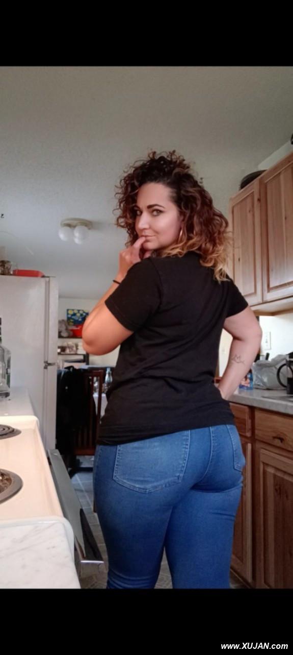 Curves and curls - Photo #239829