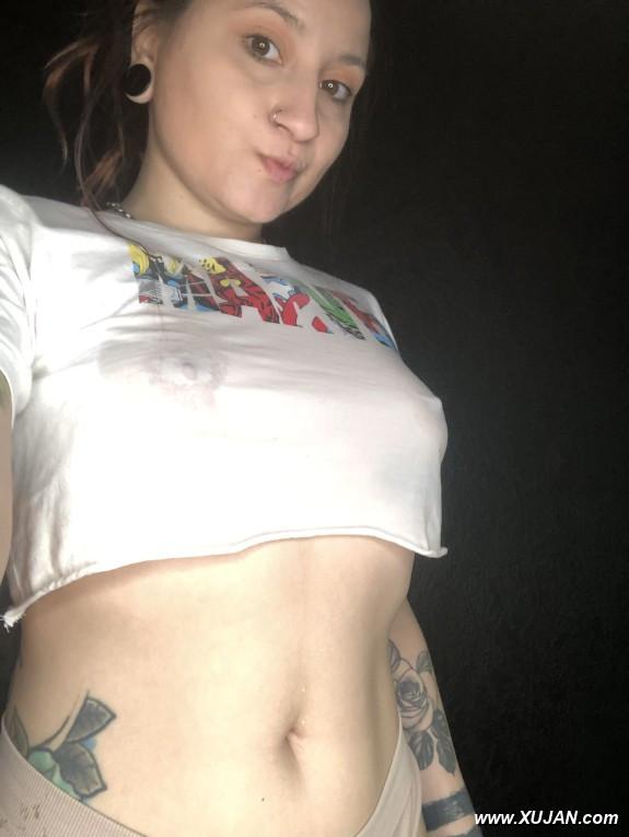 Redhaired girl with tattoos in a wet Tshirt - Photo #239863