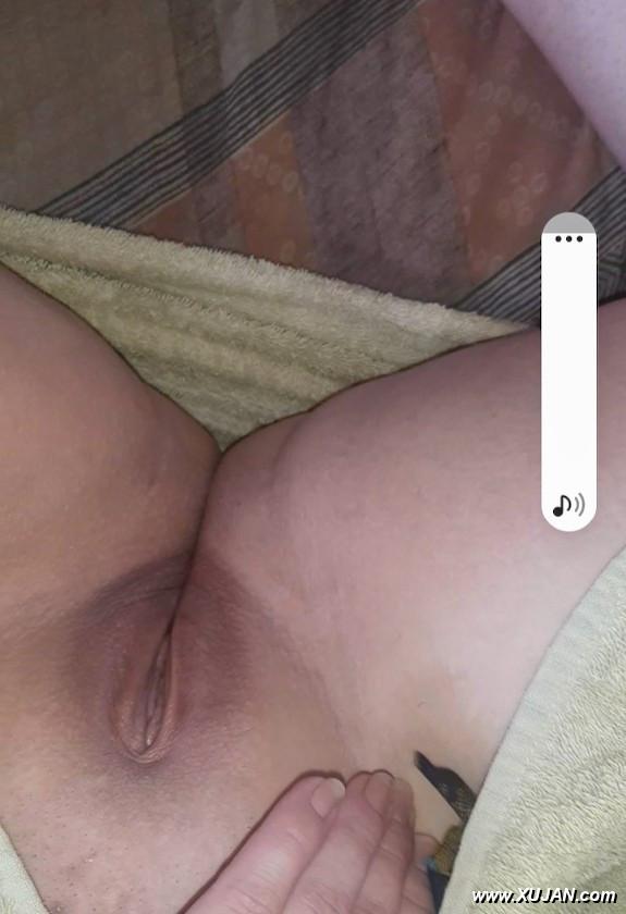 Nice clean Milf pussy after a bath - Photo #241183