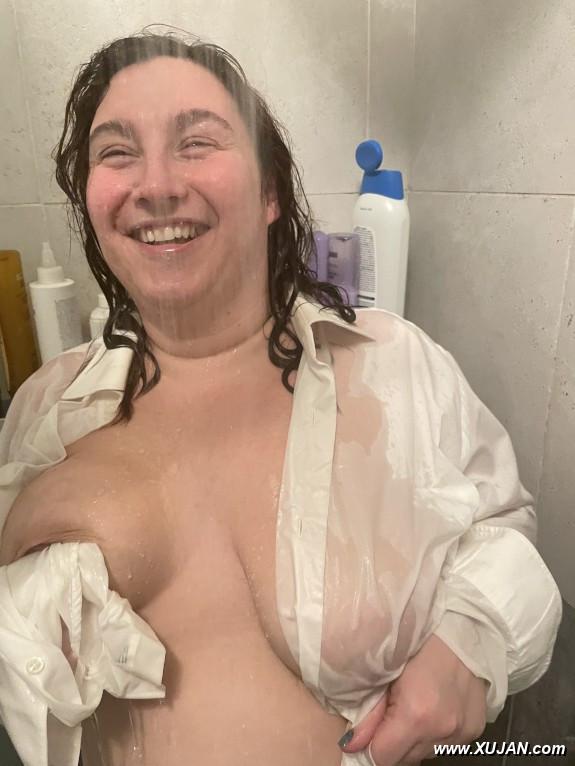 Shower time - Photo #241807
