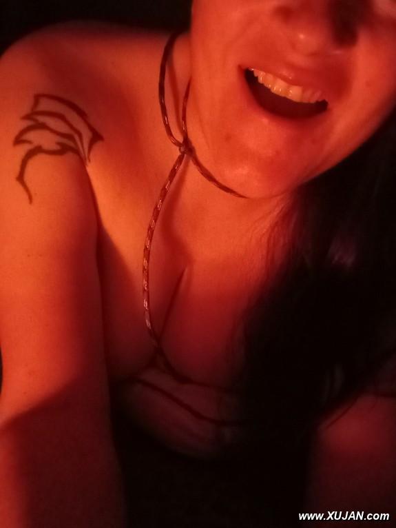 Idle hands - Photo #242533