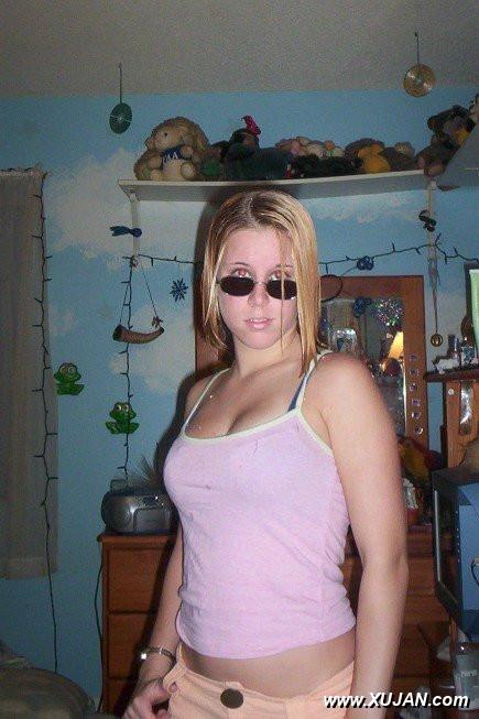 Amateurs girlfriends shows pink pussy and tight ass - Photo #242839