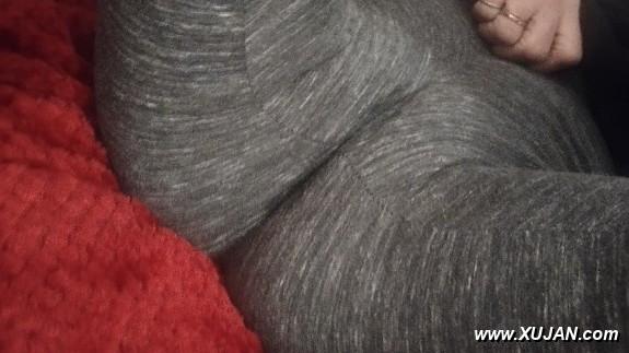 Yoga pants tell all - Photo #243188