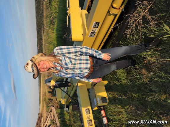 Country Girl Shows Off - Photo #243447