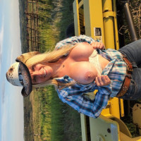 Country Girl Shows Off