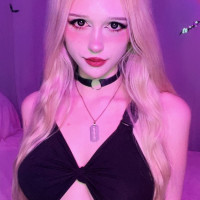 Mai Very hot