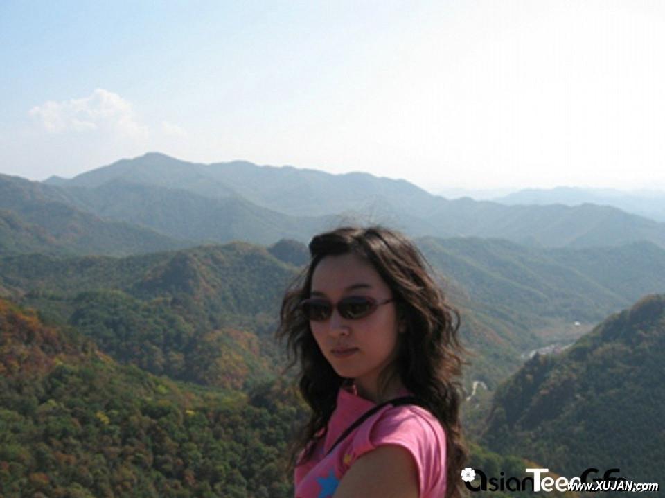 Outdoors blowjob from Asian chick in sunglasses - Photo #245033