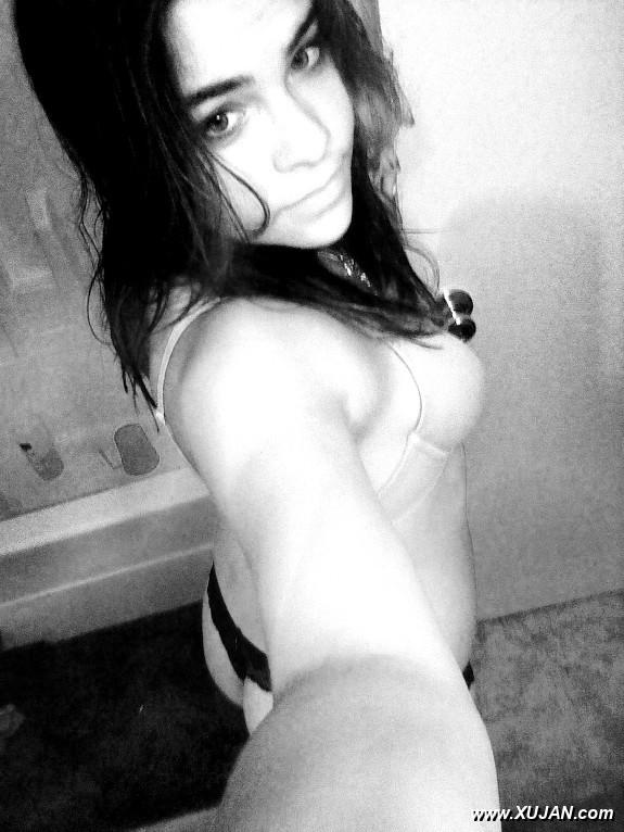 Sexy Little Tease - Photo #264490
