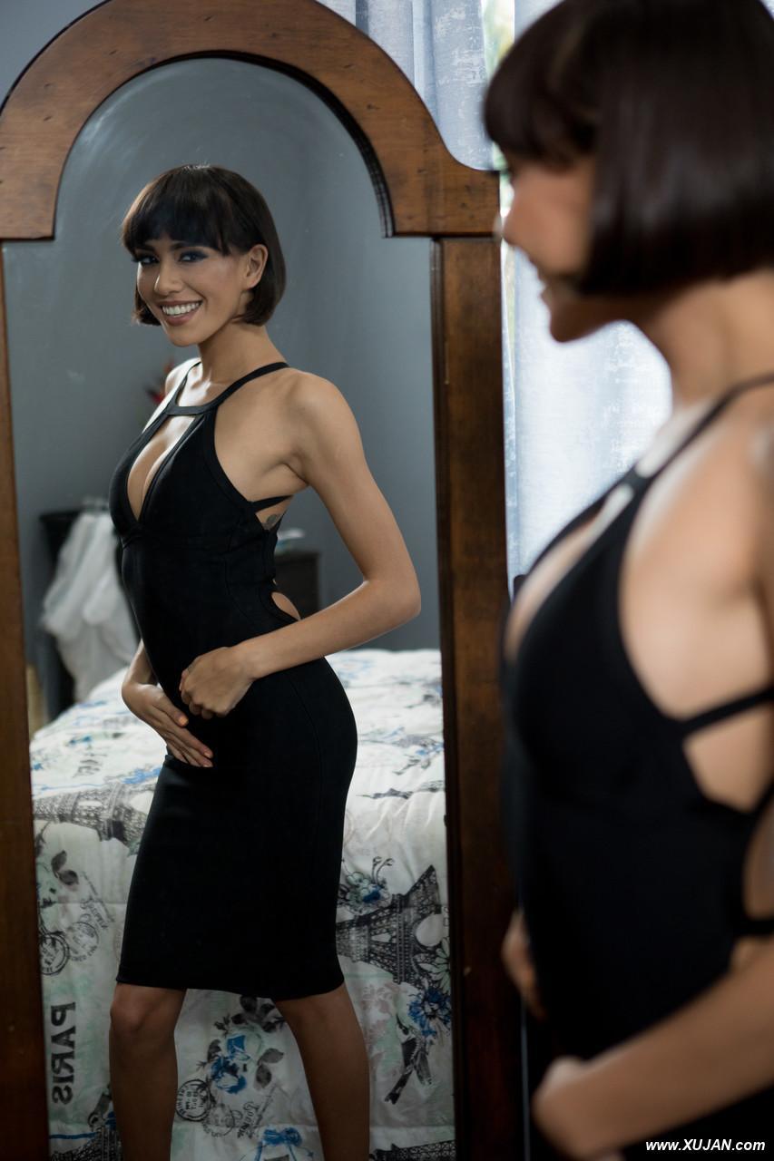 The slim body of the superb hottie Janice Griffith makes him hard - Photo #267484