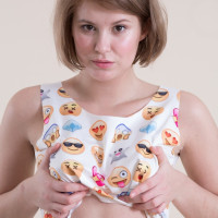 Elza Mian merkatsel e zvarchali emojinerov