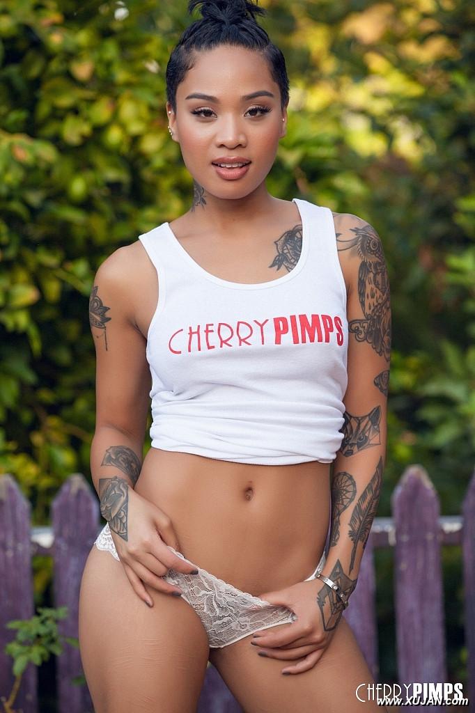 Honey Gold is a young Asian porn actress with firstclass body and tattoos - Photo #277826