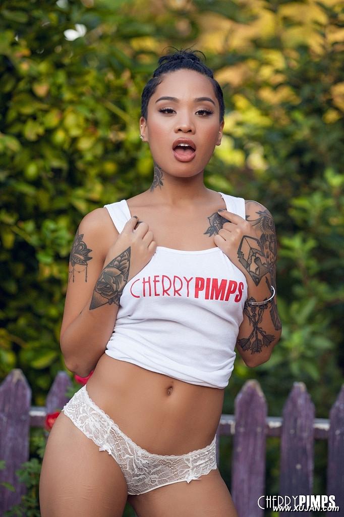 Honey Gold is a young Asian porn actress with firstclass body and tattoos - Photo #277827