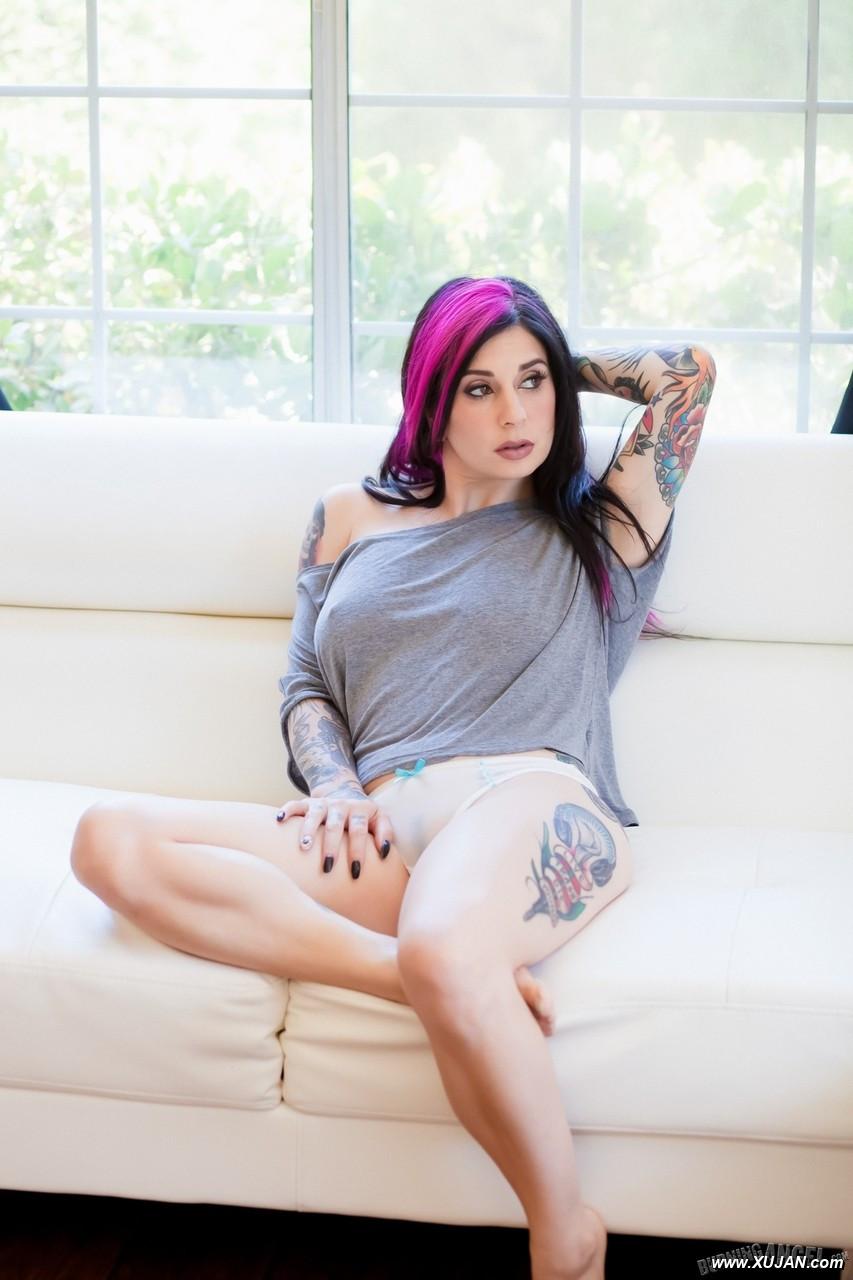 Joanna Angel has a tattooed body and it looks like if she is dressed up - Photo #283048