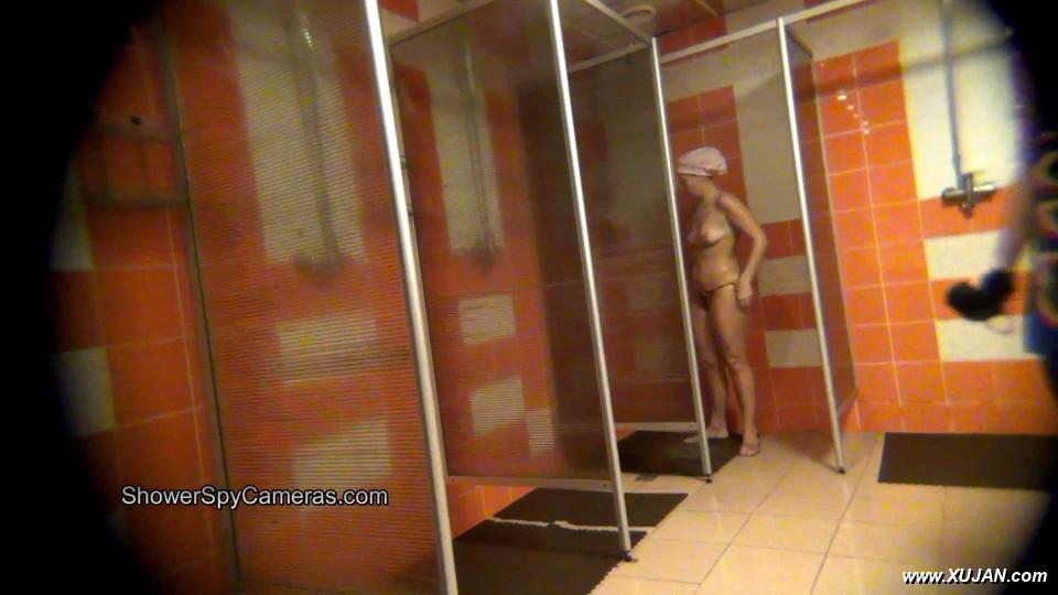 Geghetsik eritasard tikiny geghetsik kadr e stanum motikits - Photo #286047