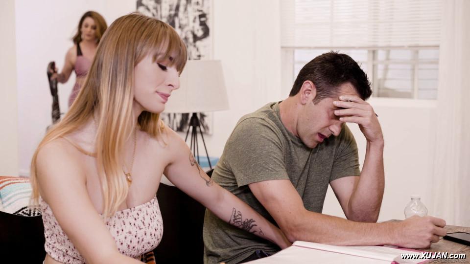 Horny teen Angel Youngs seduces her stepdad with her mom in the same room - Photo #304107