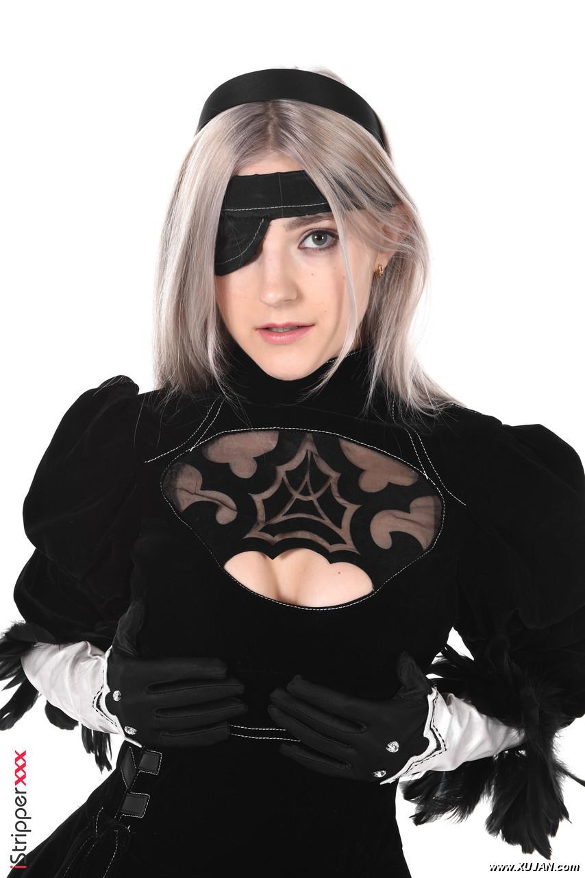 Platinum blonde chick Eva Elfie removes cosplay attire before masturbating - Photo #305272