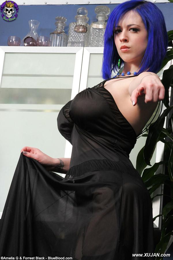 Goth girl Larkin Love cups her great tits while modeling solo - Photo #313104