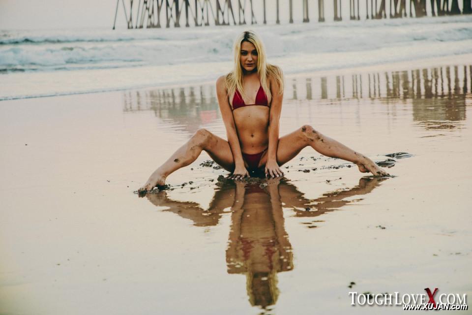 Blonde chick Kenna James models on a beach before an intense fuck indoors - Photo #316116