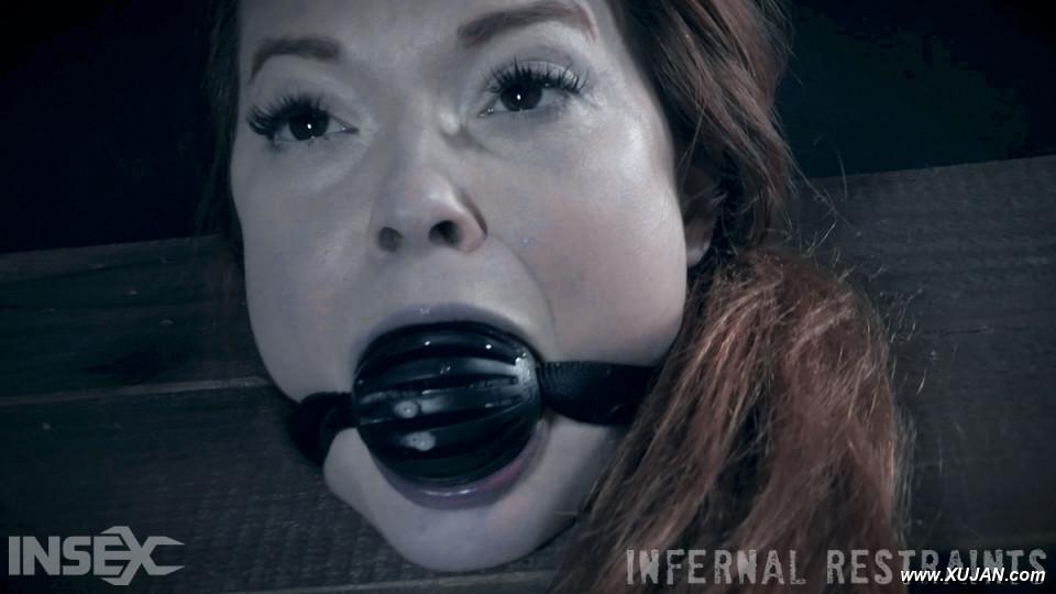 Thick redhead Summer Hart is masturbated by London River while in bondage - Photo #317097