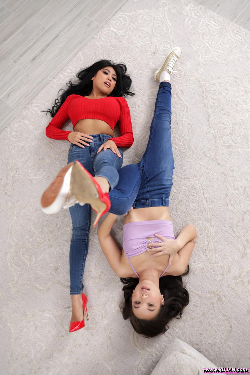 Asian mom and stepdaughter duo Ember Snow Kimmy Kimm partake in a threesome - Photo #320906