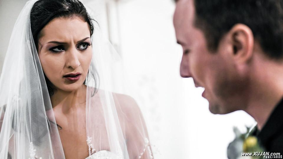Darkhaired bride Bella Rolland receives an open mouth cumshot after fucking - Photo #329478