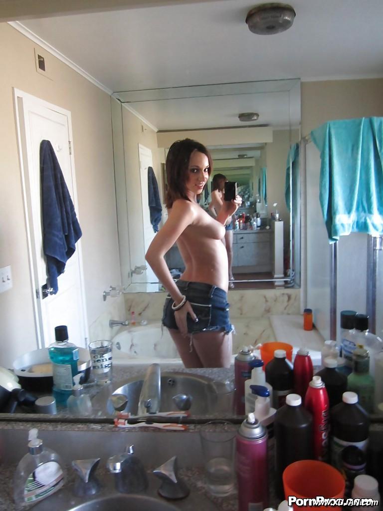 Hottie with a big ass Jada Stevens strips off bikini to show her body - Photo #333284