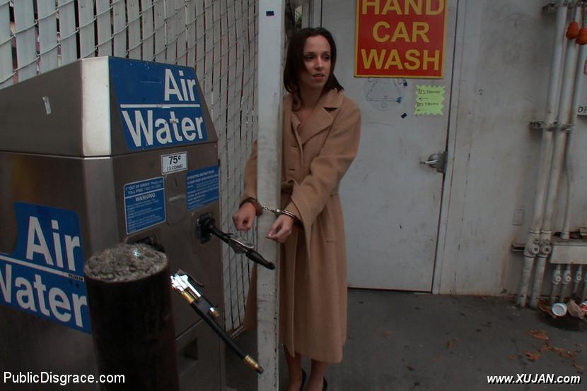 Petite girl Jada Stevens gets gangbanged inside a convenience store - Photo #333590