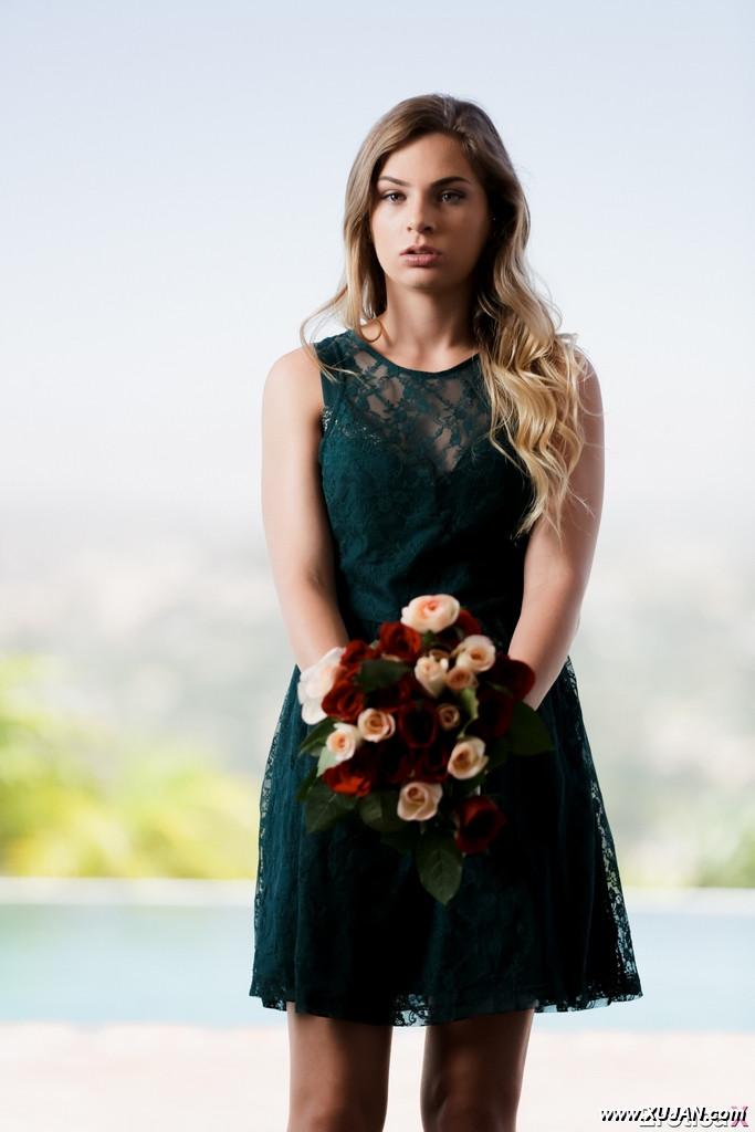 Teen bridesmaid Sydney Cole takes off her dress and pretties on driveway - Photo #334636