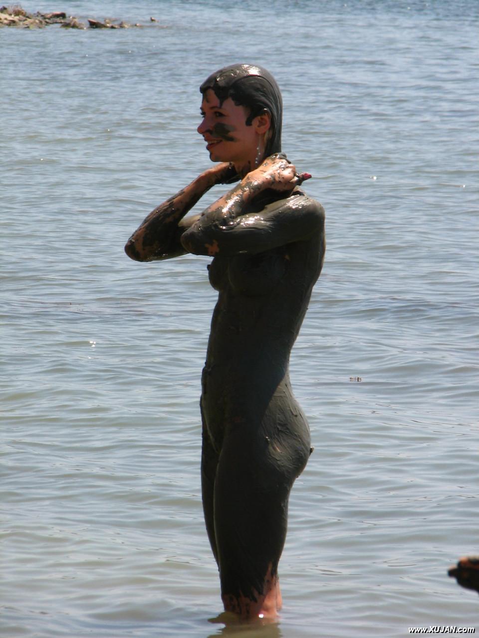 Iskakan nudist zuygy tsekhov loganq e yndunum - Photo #354705