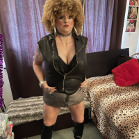 SHIRLEY CHAIN SMOKING MOMMY