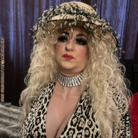 MOMMY SHIRLY in klir e petq