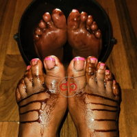 PAShTEQ Ev UGhARKEQ FOOTBOY