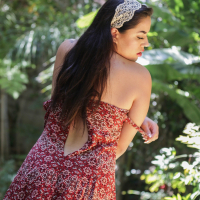 Curvy coed Monica Sage taratsum e ir pucy shurtery drsum