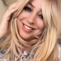 LOLA KARUTsMAN MILF