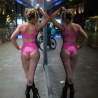 Pink Rubber fotosharq