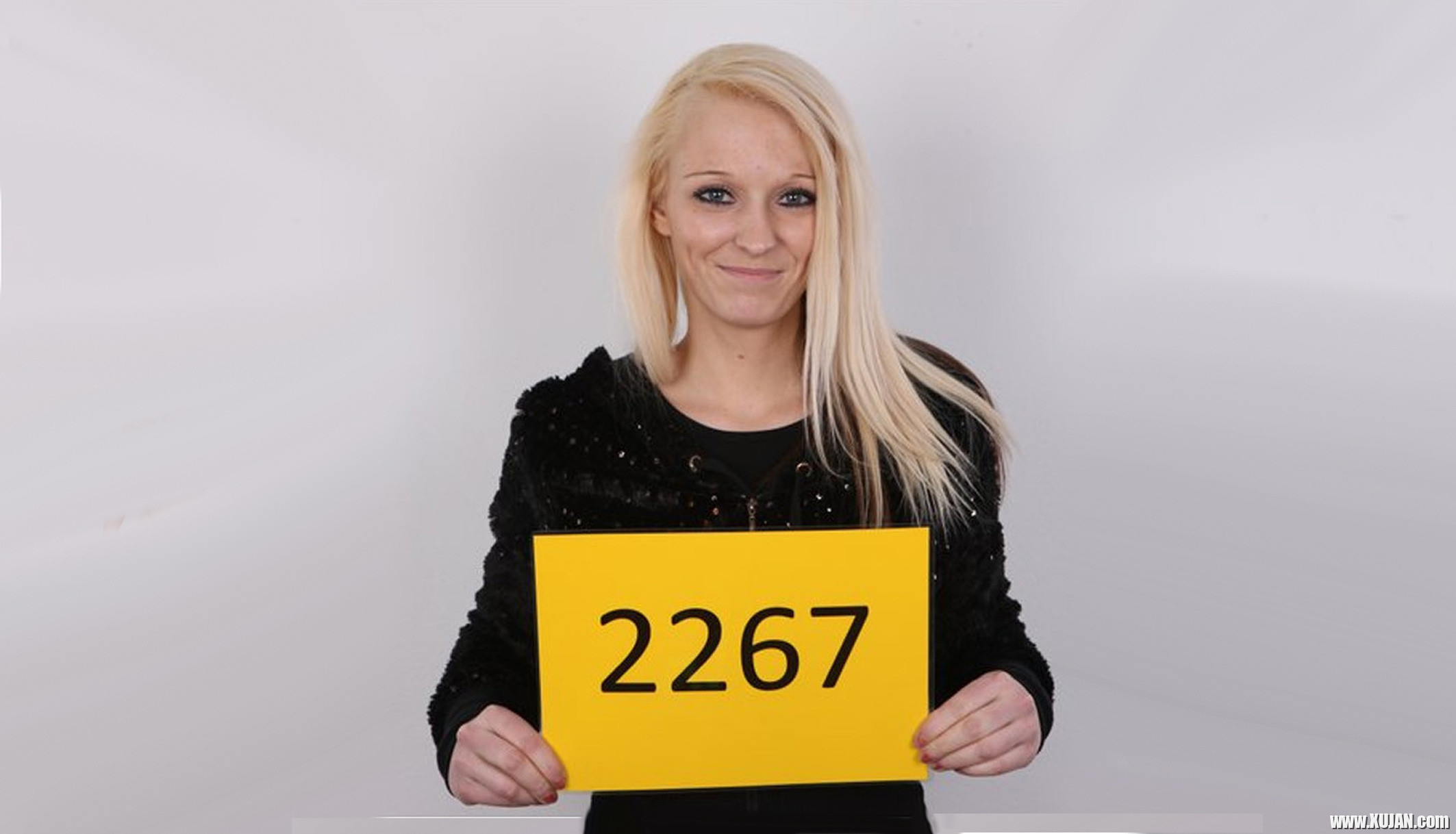 Lucie czechcasting tramp stamp small tits blue eyes girlscv titless shaved blonde smile - Photo #388535
