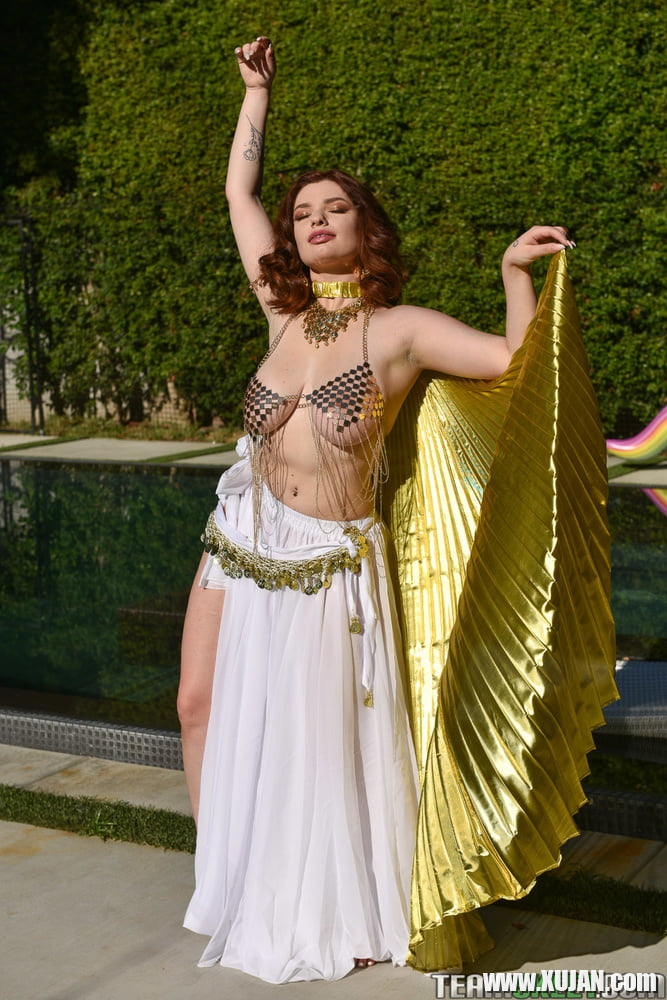Annabel Redd Busty Babes Rule The World - Photo #391768